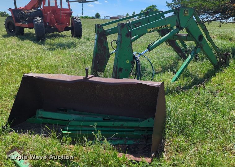 image for item NZ9755 John Deere 260 