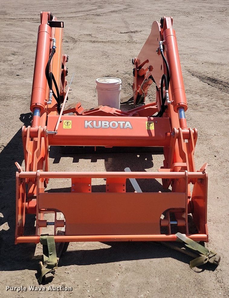 image for item NZ9861 Kubota  LM2605 loader