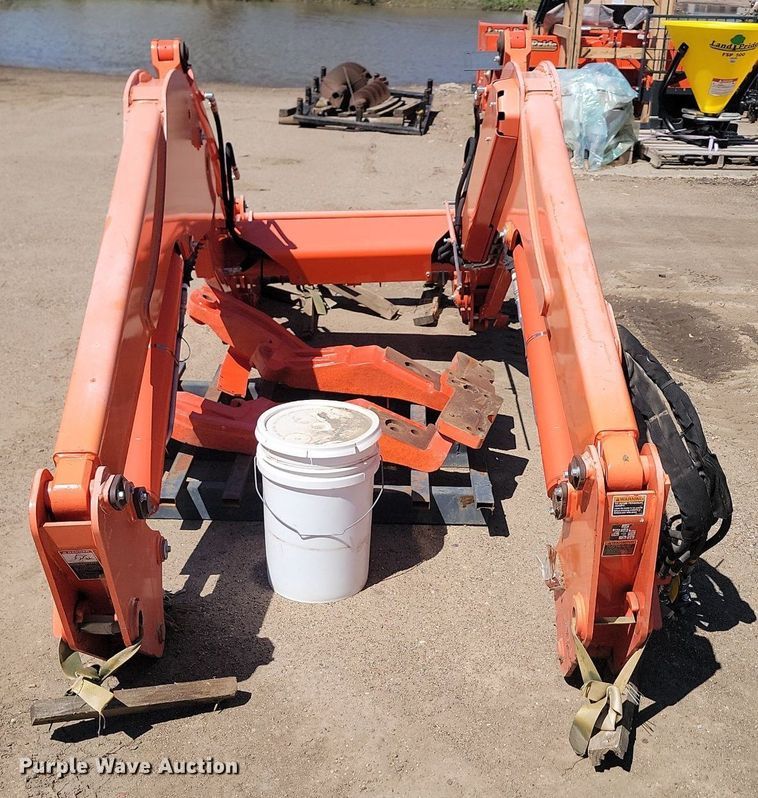 image for item NZ9861 Kubota  LM2605 loader