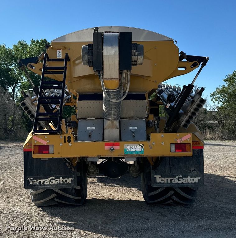 image for item OE9225 2016 TerraGator 8400B applicator