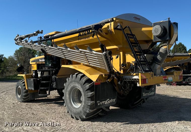 image for item OE9225 2016 TerraGator 8400B applicator