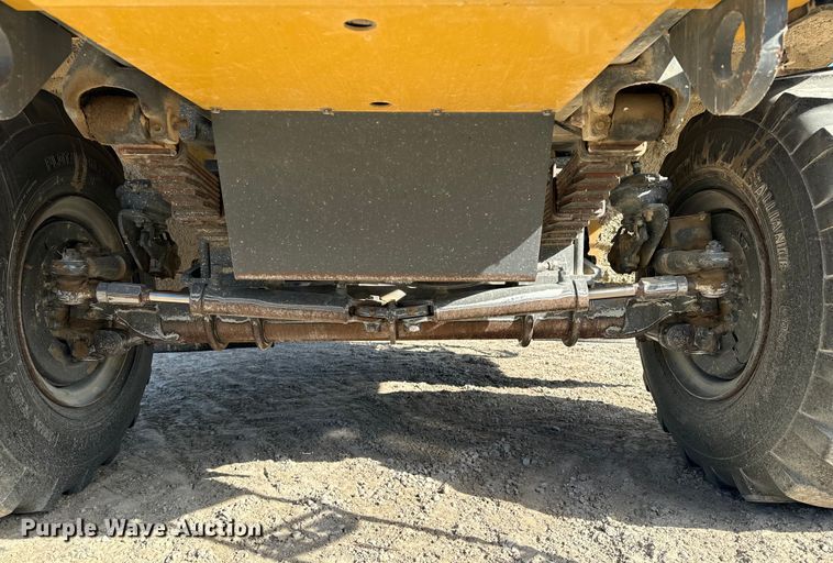 image for item OE9225 2016 TerraGator 8400B applicator