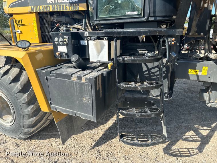 image for item OE9225 2016 TerraGator 8400B applicator