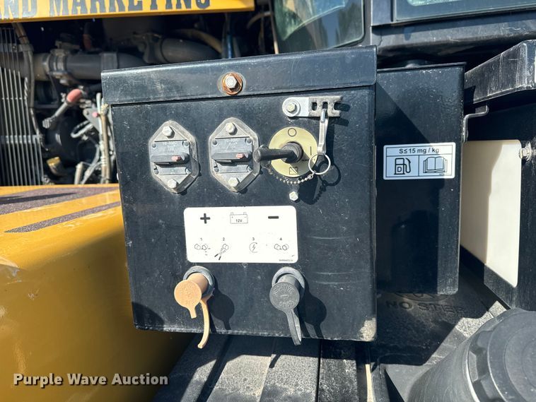 image for item OE9225 2016 TerraGator 8400B applicator