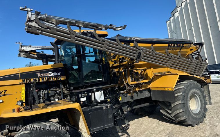 image for item OE9225 2016 TerraGator 8400B applicator