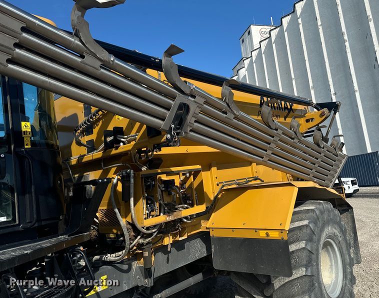 image for item OE9225 2016 TerraGator 8400B applicator