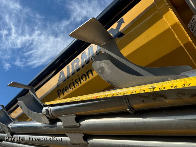 image for item OE9225 2016 TerraGator 8400B applicator