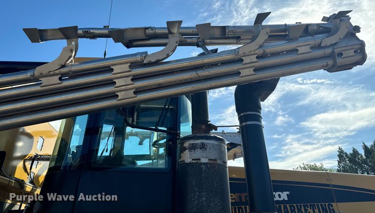 image for item OE9225 2016 TerraGator 8400B applicator