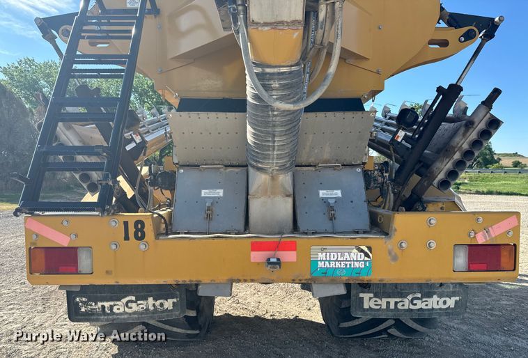 image for item OE9225 2016 TerraGator 8400B applicator