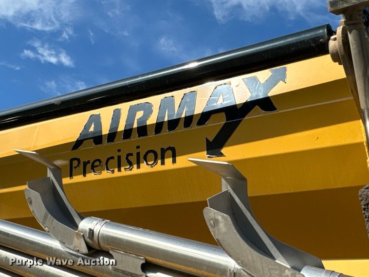 image for item OE9225 2016 TerraGator 8400B applicator