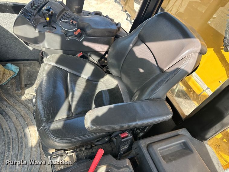 image for item OE9225 2016 TerraGator 8400B applicator