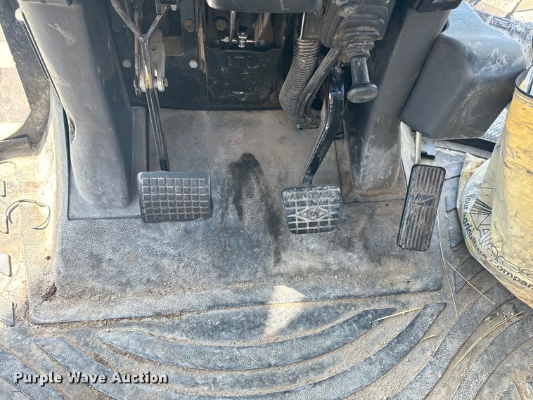 image for item OE9225 2016 TerraGator 8400B applicator