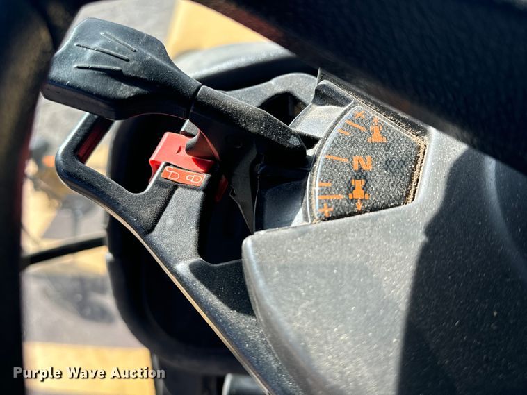 image for item OE9225 2016 TerraGator 8400B applicator