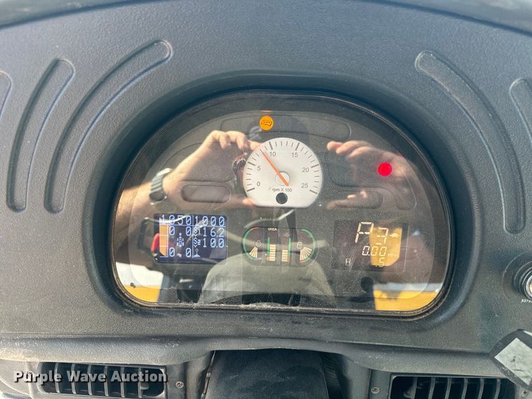 image for item OE9225 2016 TerraGator 8400B applicator