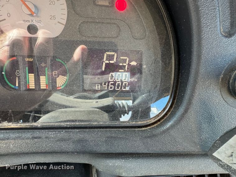 image for item OE9225 2016 TerraGator 8400B applicator