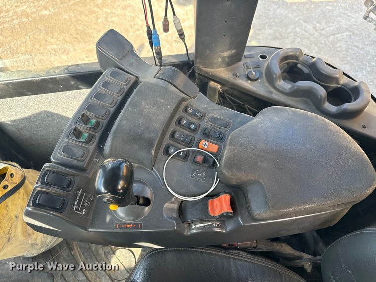 image for item OE9225 2016 TerraGator 8400B applicator