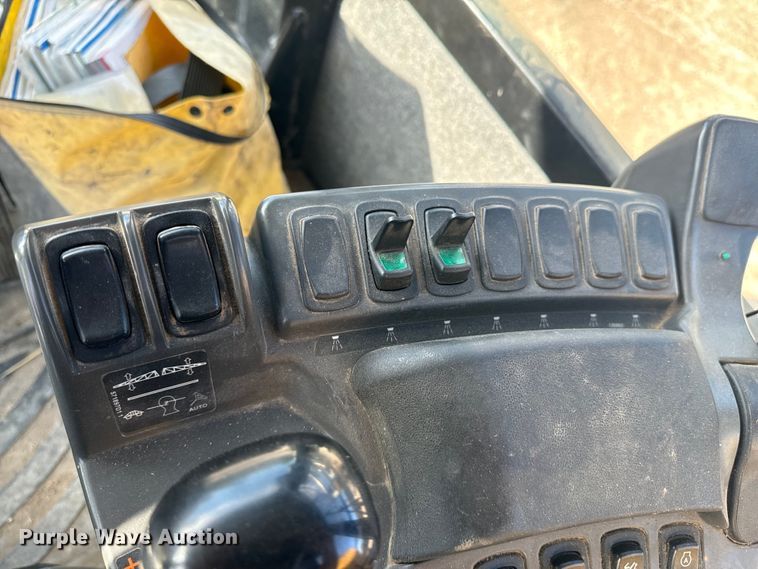 image for item OE9225 2016 TerraGator 8400B applicator