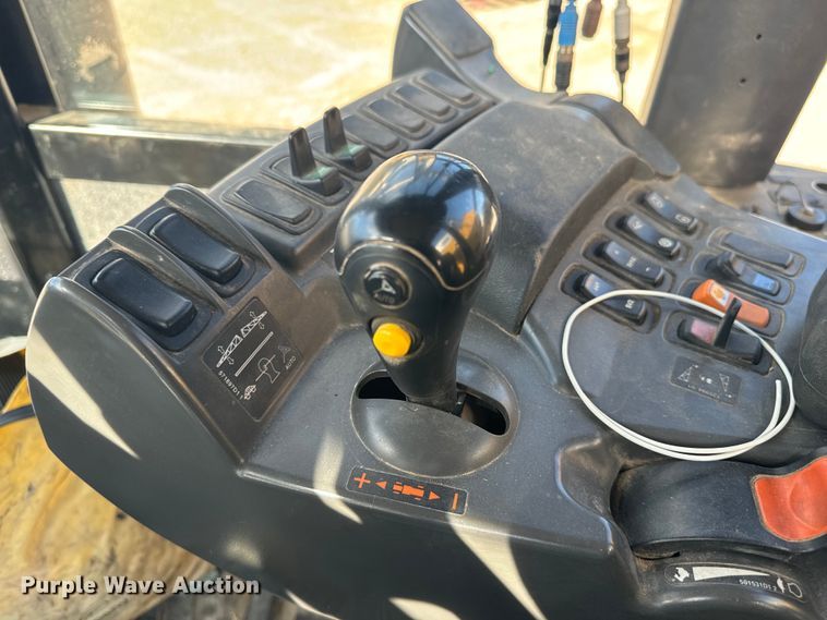 image for item OE9225 2016 TerraGator 8400B applicator