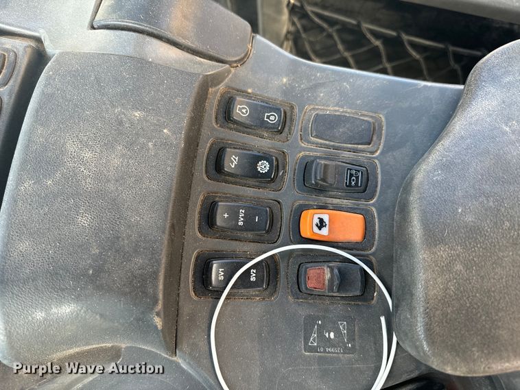 image for item OE9225 2016 TerraGator 8400B applicator