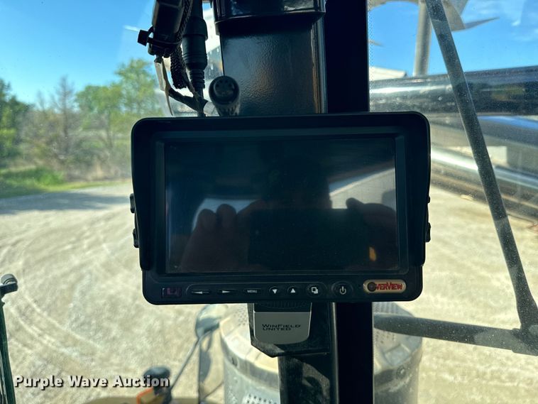 image for item OE9225 2016 TerraGator 8400B applicator