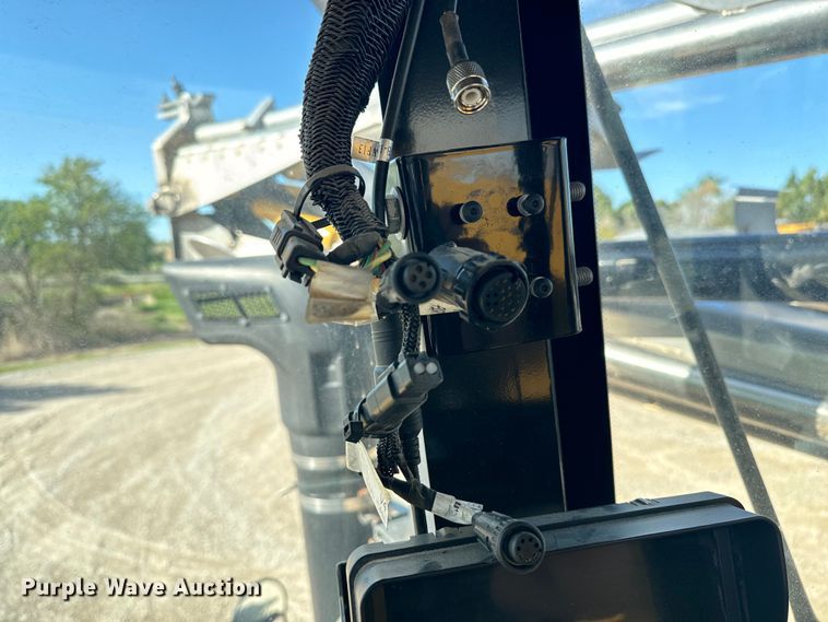 image for item OE9225 2016 TerraGator 8400B applicator