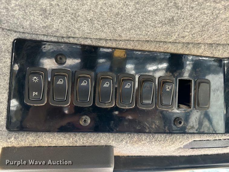 image for item OE9225 2016 TerraGator 8400B applicator