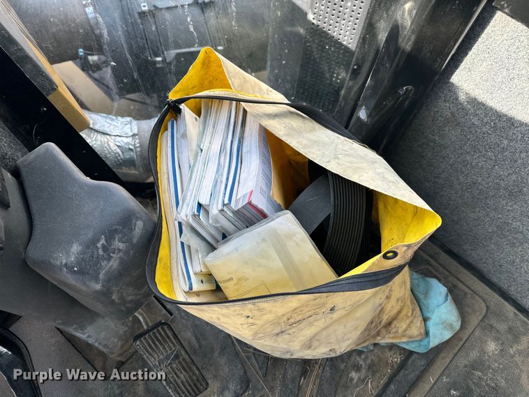 image for item OE9225 2016 TerraGator 8400B applicator