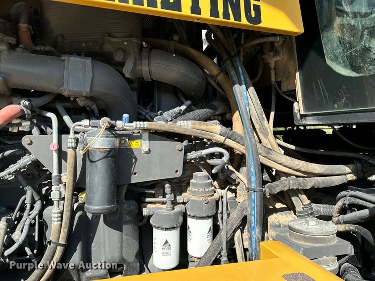 image for item OE9225 2016 TerraGator 8400B applicator