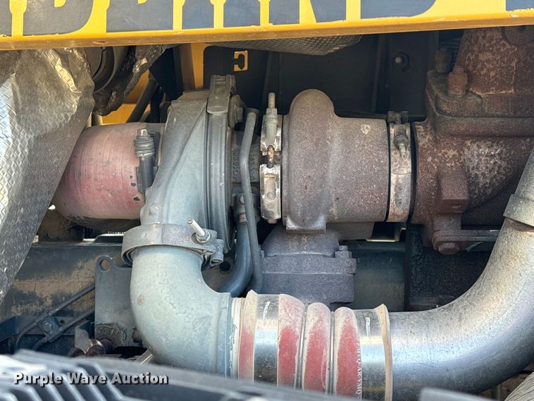 image for item OE9225 2016 TerraGator 8400B applicator