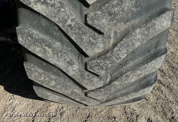 image for item OE9225 2016 TerraGator 8400B applicator