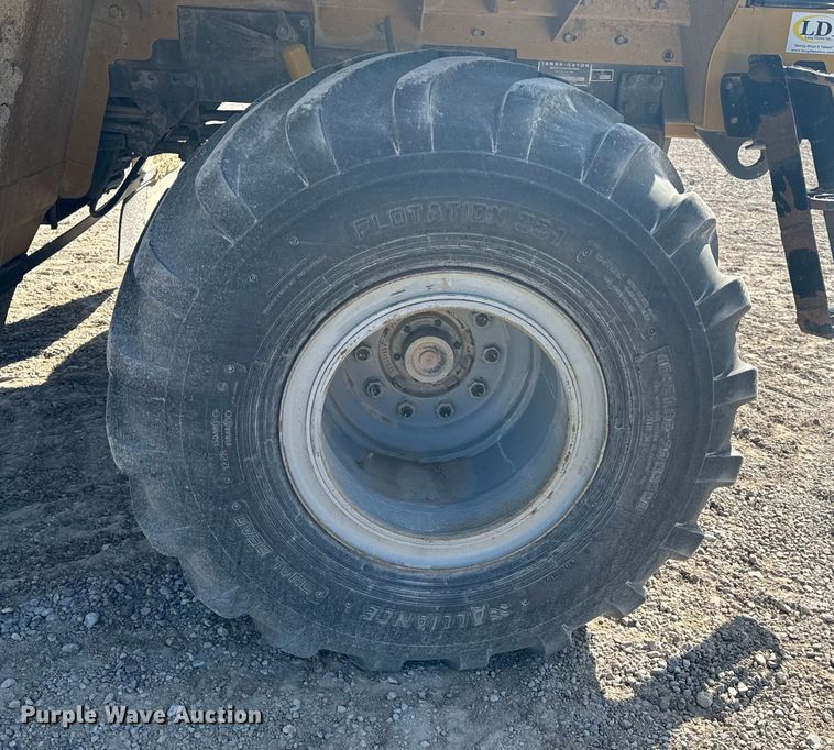 image for item OE9225 2016 TerraGator 8400B applicator