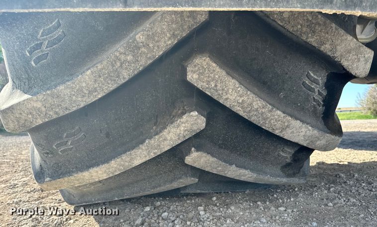 image for item OE9225 2016 TerraGator 8400B applicator