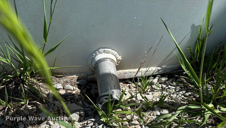 image for item OE9227 (2) tanks