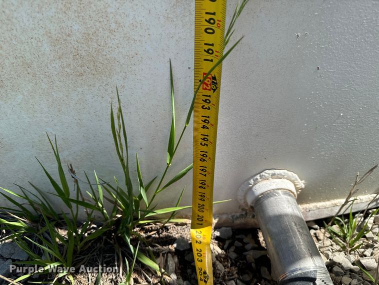 image for item OE9227 (2) tanks