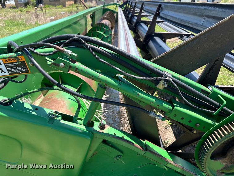 image for item OI9118 John Deere 930R rigid head