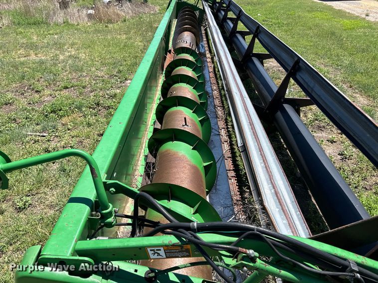 image for item OI9118 John Deere 930R rigid head