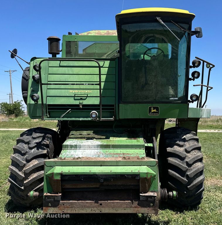 image for item OI9121 1979 John Deere 7720 Turbo combine