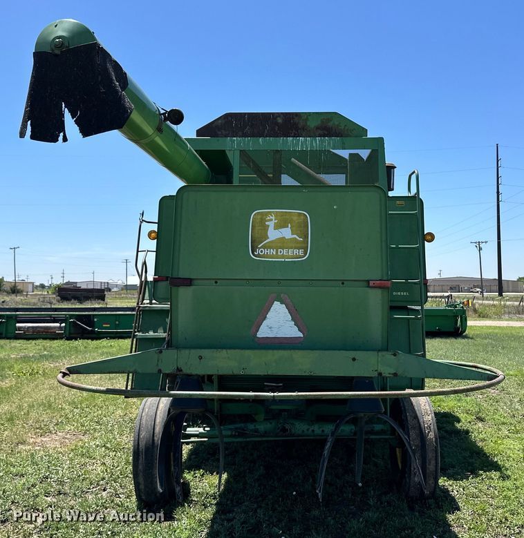 image for item OI9121 1979 John Deere 7720 Turbo combine