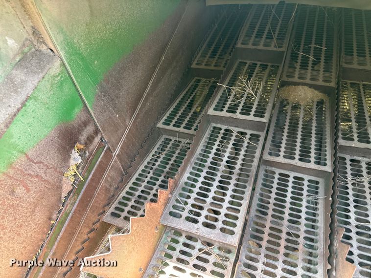 image for item OI9121 1979 John Deere 7720 Turbo combine