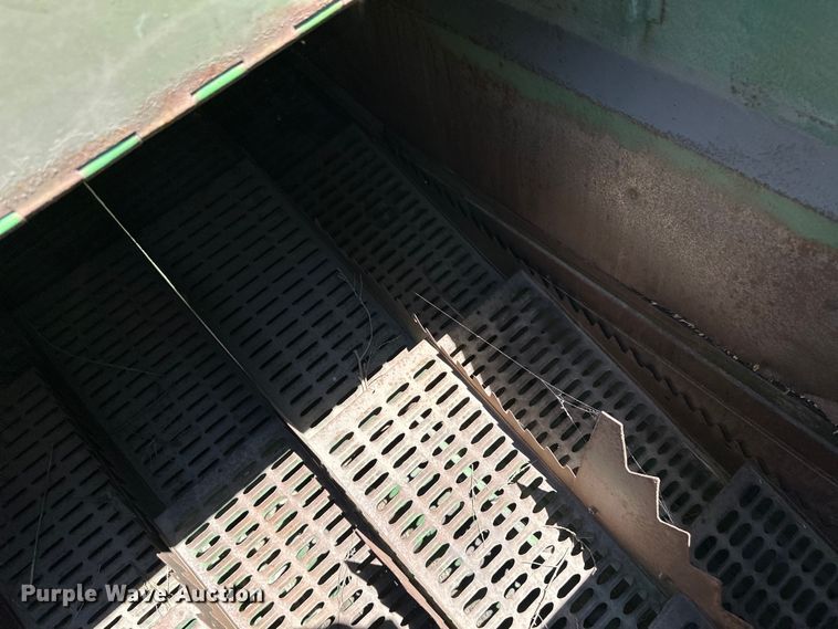 image for item OI9121 1979 John Deere 7720 Turbo combine