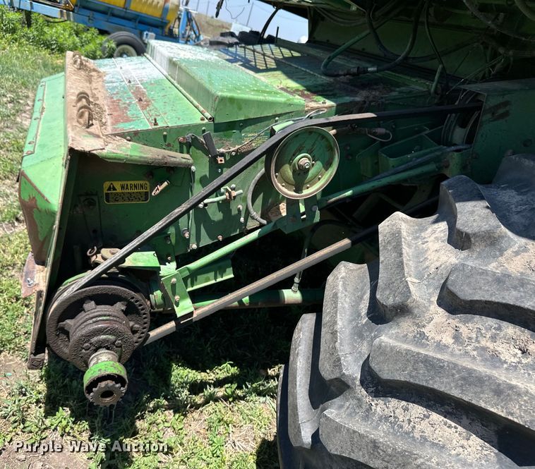 image for item OI9121 1979 John Deere 7720 Turbo combine