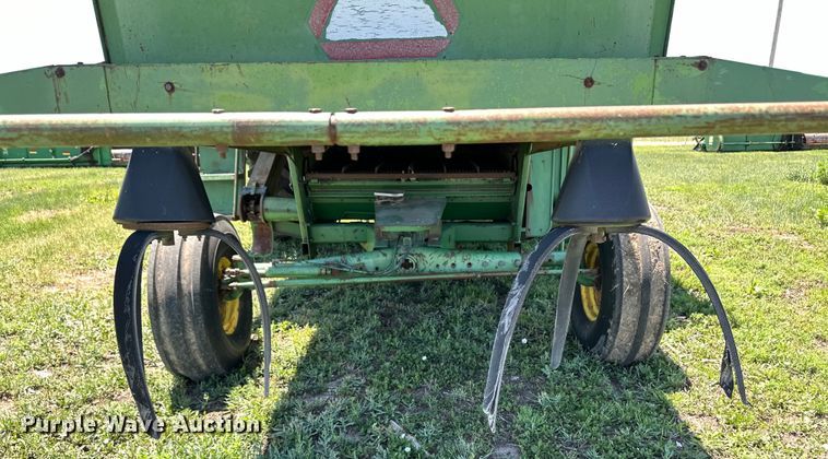 image for item OI9121 1979 John Deere 7720 Turbo combine