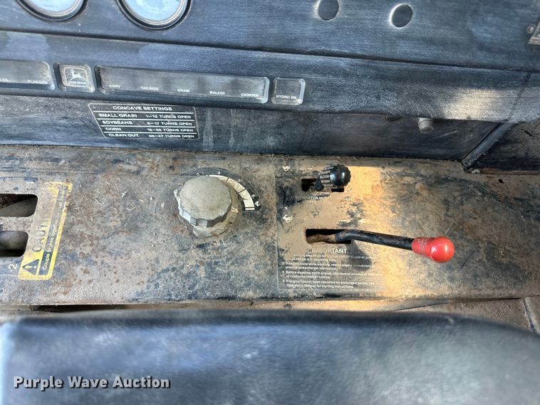 image for item OI9121 1979 John Deere 7720 Turbo combine