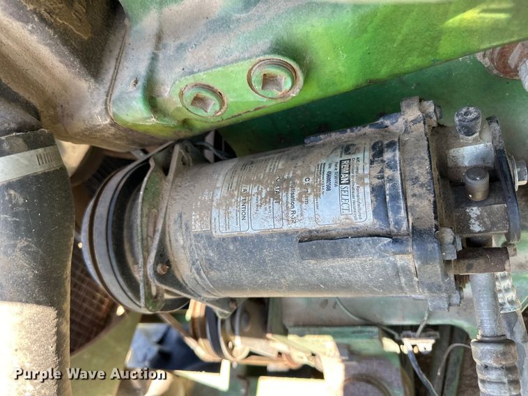 image for item OI9121 1979 John Deere 7720 Turbo combine