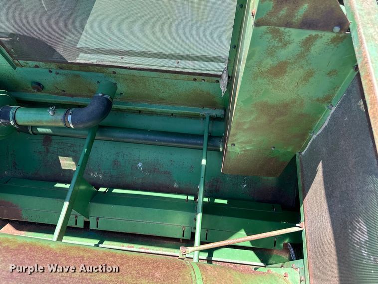 image for item OI9121 1979 John Deere 7720 Turbo combine