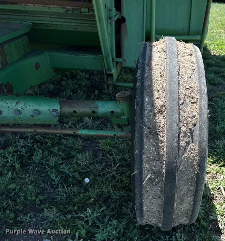 image for item OI9121 1979 John Deere 7720 Turbo combine