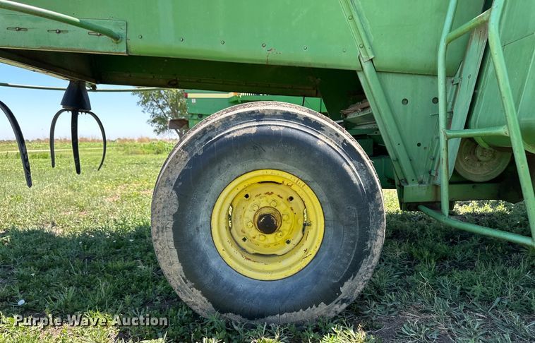 image for item OI9121 1979 John Deere 7720 Turbo combine