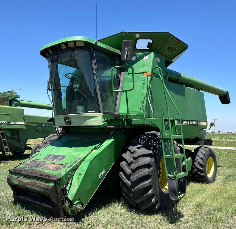 image for item OI9122 1996 John Deere 9600 combine