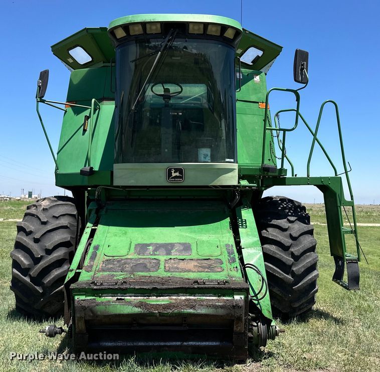 image for item OI9122 1996 John Deere 9600 combine