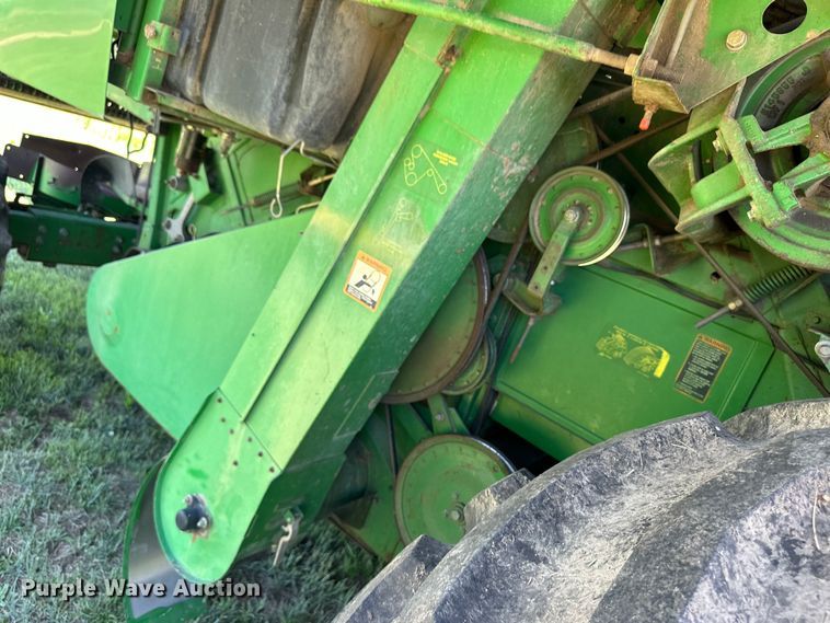 image for item OI9122 1996 John Deere 9600 combine